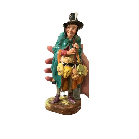 Halloween Antique Royal Doulton “The Mask Seller” Figurine Retired 2103 - Picture 6 of 16